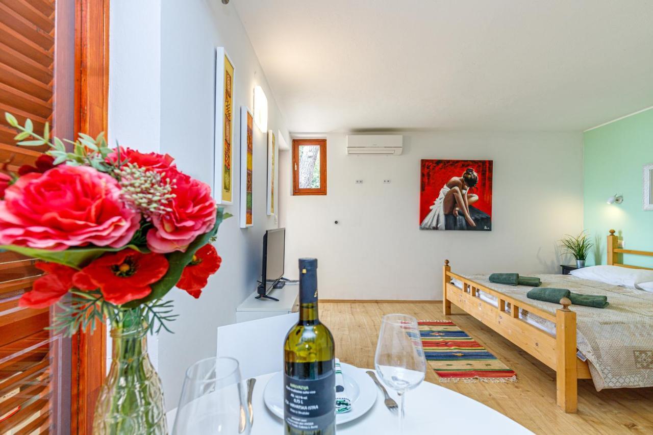 Al Mare Apartments Rovinj Exteriör bild