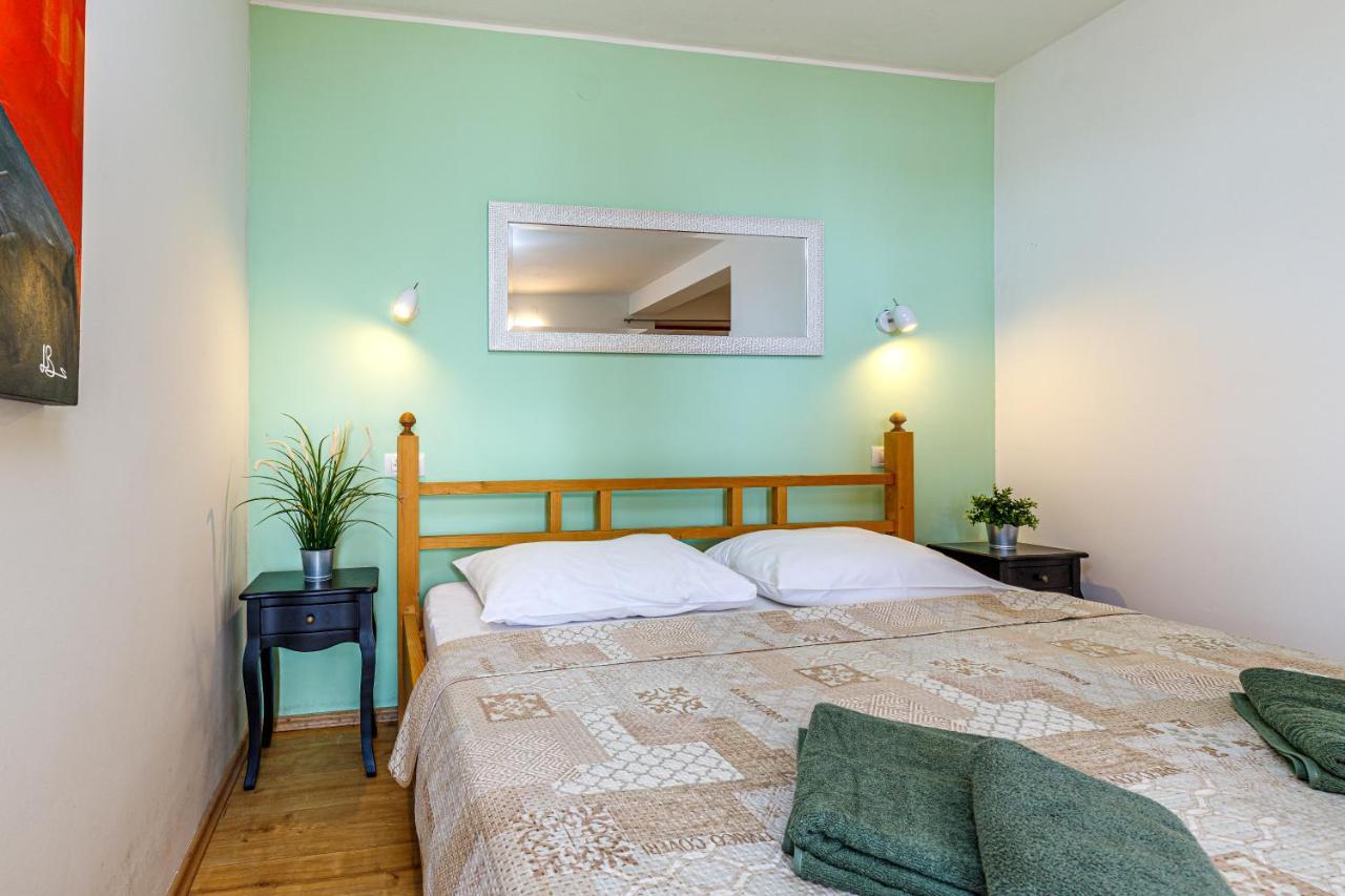 Al Mare Apartments Rovinj Exteriör bild