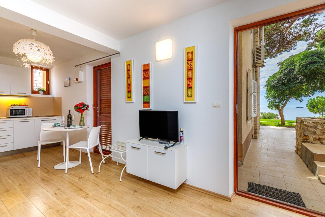Al Mare Apartments Rovinj Exteriör bild